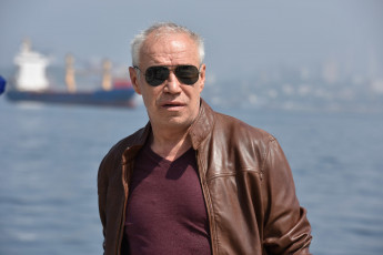 Картинка мужчины сергей+гармаш cергей гармаш актер мужчина побережье кожанная куртка