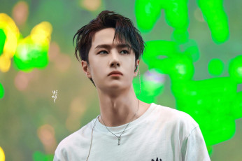 Картинка мужчины wang+yi+bo лицо футболка