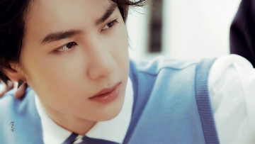 Картинка мужчины wang+yi+bo актер певец лицо жилет