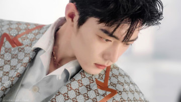 Картинка мужчины xiao+zhan лицо пиджак