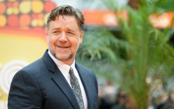 Картинка мужчины russell+crowe актер пиджак