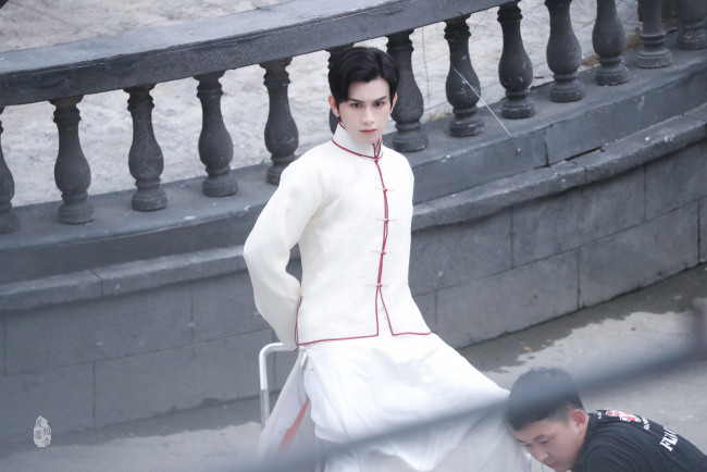 Обои картинки фото мужчины, zhu zanjin, актер, костюм