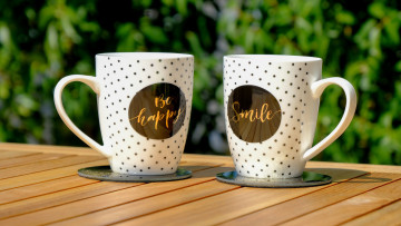 Картинка разное надписи +логотипы +знаки надпись кружки две