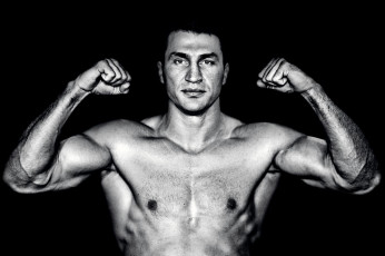Картинка мужчины виталий владимир кличко мускулы боксер
