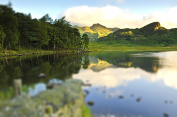 Картинка природа реки озера зелень деревья озеро горы