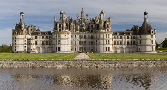 Обои картинки фото города, замки, луары, франция, замок, вода, отражение