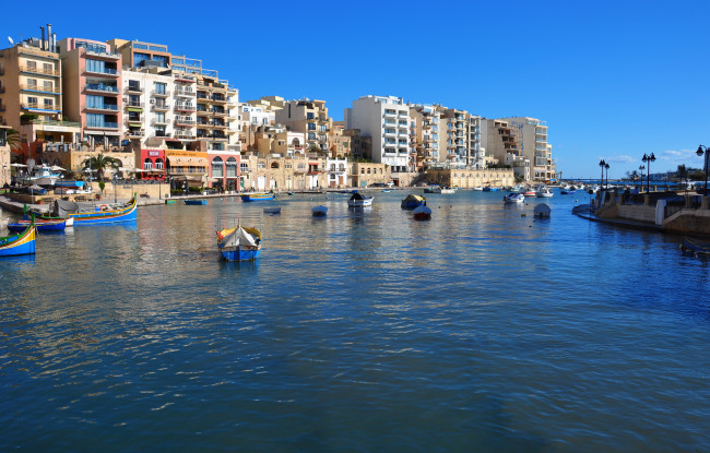 Обои картинки фото st, julian`s, malta, города, улицы, площади, набережные, набережная, дома, река