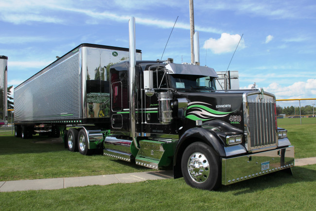 Обои картинки фото 2007 kenworth truck, автомобили, kenworth , выставка, улица, company, truck, автобусы, сша, kenworth