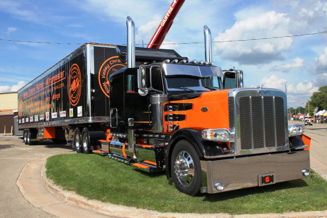 Обои картинки фото 2013 peterbilt truck model 389, автомобили, peterbilt, седельные, motors, company, сша, тягачи, классические, грузовики