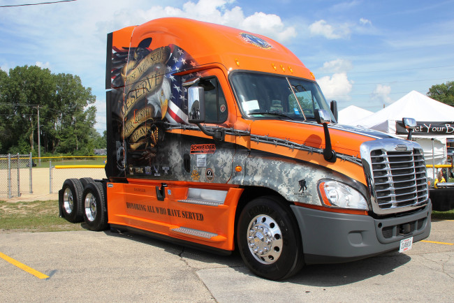 Обои картинки фото freightliner truck, автомобили, freightliner, тяжёлый, грузовик, седельный, тягач