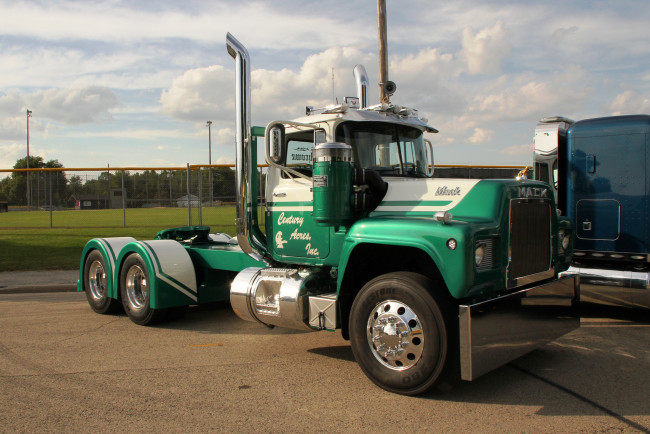 Обои картинки фото mack truck, автомобили, mack, сша, trucks, inc, тяжелые, грузовики