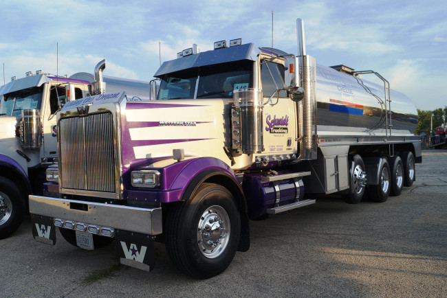 Обои картинки фото western star milk truck, автомобили, western star, грузовики, тяжелые, star, western, сша, запчасти, trucks