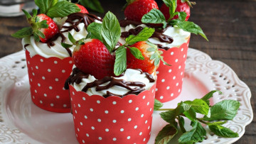 Картинка еда мороженое +десерты десерт мята клубника