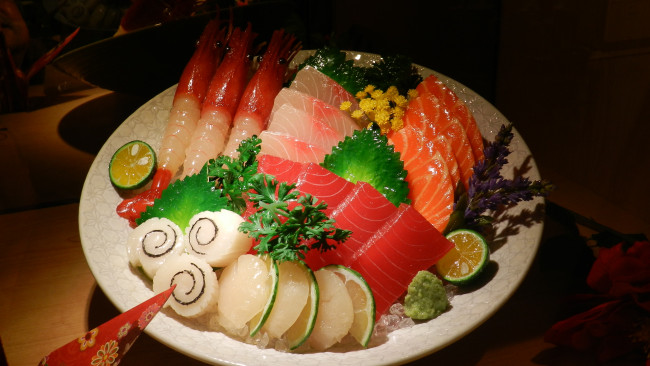 Обои картинки фото еда, рыба,  морепродукты,  суши,  роллы, деликатесы