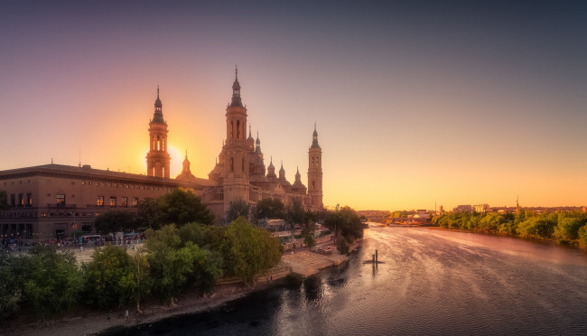 Обои картинки фото atardecer en zaragoza, города, - пейзажи, река, шпили