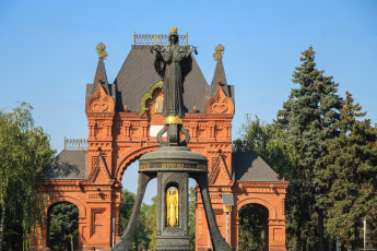 Картинка краснодар города -+памятники +скульптуры +арт-объекты город памятник россия арка екатерина