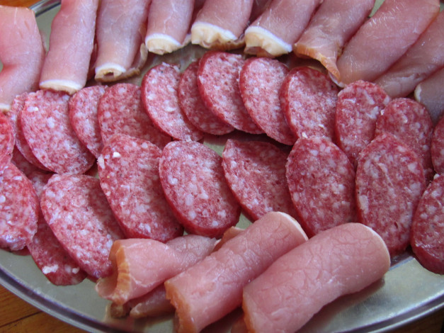 Обои картинки фото еда, колбасные изделия, ассорти