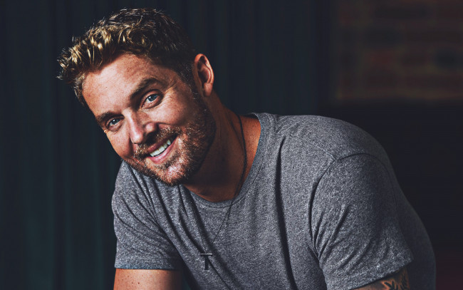 Обои картинки фото brett young , 2019, музыка, brett young, суперзвезда, американский, певец, фотосессия, знаменитость, улыбка, молодой, человек, бретт, янг