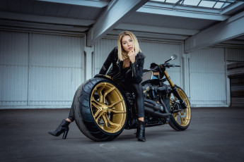 обоя мотоциклы, мото с девушкой, кастомизированный, тюнингованый, мотоцикл, крутой, байк, железный, конь, который, даёт, свободу, ветер, в, лицо, и, волосы, по, ветру