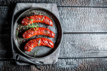 Картинка еда колбасные+изделия жареные колбаски розмарин