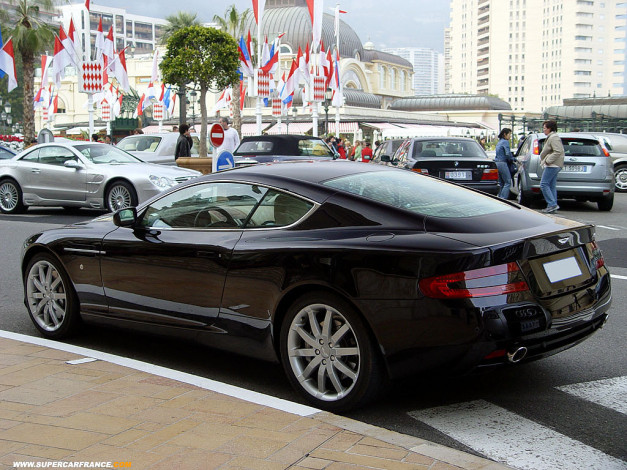 Обои картинки фото aston, martin, автомобили, выставки, уличные, фото