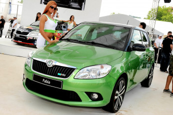 Картинка автомобили авто девушками