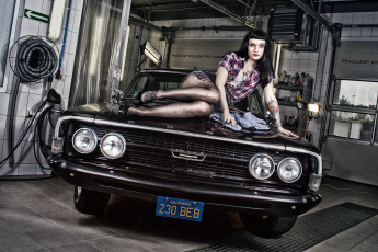 обоя автомобили, авто, девушками, тату, гараж