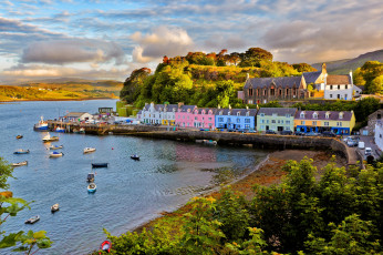 Картинка portree +scotland города -+улицы +площади +набережные здания лодки катера набережная портри озеро побережье isle of skye scotland шотландия пейзаж