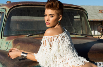 Картинка britt+linn девушки britt linn авто пикап