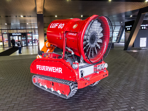 Обои картинки фото техника, другое, турбина, пропеллер, гусеницы