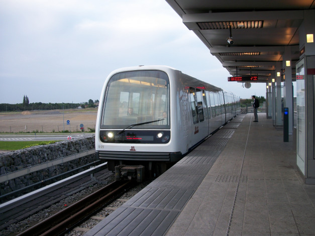 Обои картинки фото техника, электрички, остановка, пути, электропоезд