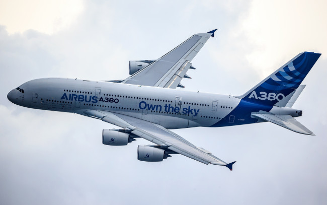 Обои картинки фото airbus a380, авиация, пассажирские самолёты, авиалайнер