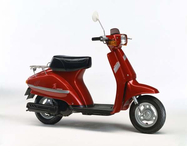 Обои картинки фото мотоциклы, мотороллеры, suzuki