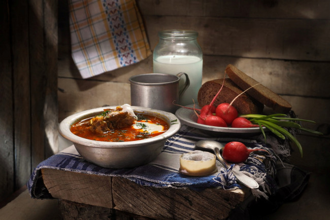 Обои картинки фото еда, разное, редиска, молоко, первое, блюдо, натюрморт