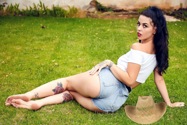 Обои картинки фото aemelia fox, девушки, -unsort , брюнетки, темноволосые, aemelia, fox