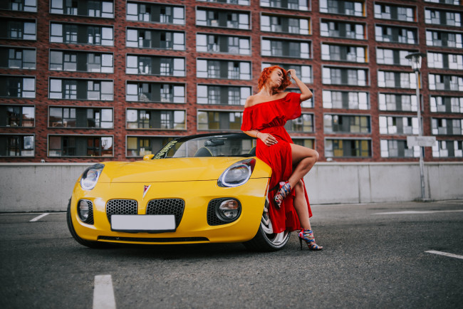 Обои картинки фото автомобили, -авто с девушками, pontiac, solstice