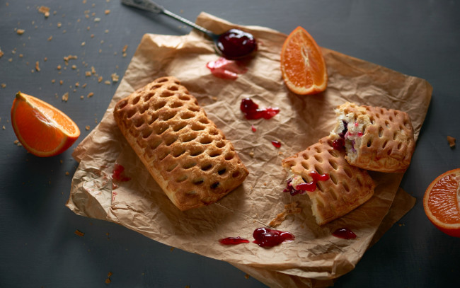 Обои картинки фото еда, хлеб,  выпечка, варенье, слойки, апельсин