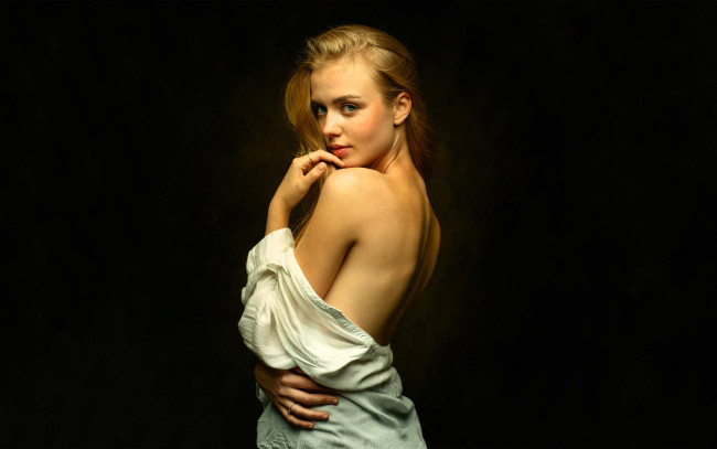 Обои картинки фото девушки, - блондинки,  светловолосые, блондинка, платье, спина