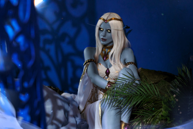 Обои картинки фото девушки, - креатив,  косплей, образ, косплей, наряд, костюм, тень