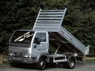 Картинка автомобили nissan datsun