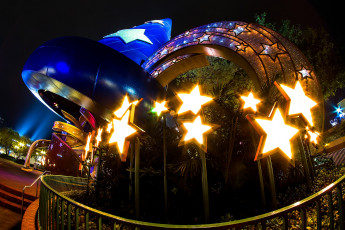 Картинка города диснейленд звёзды