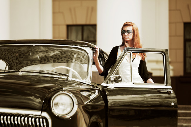 Обои картинки фото автомобили, авто с девушками, девушка, авто, ретро, очки