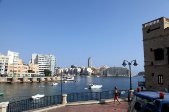 Картинка города валетта+ мальта залив набережная