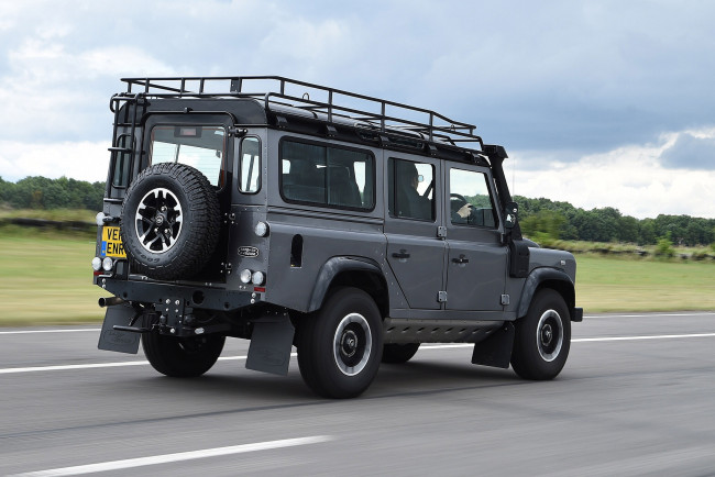 Обои картинки фото автомобили, land-rover, uk-spec, adventure, land, rover, defender, 110, 2015г