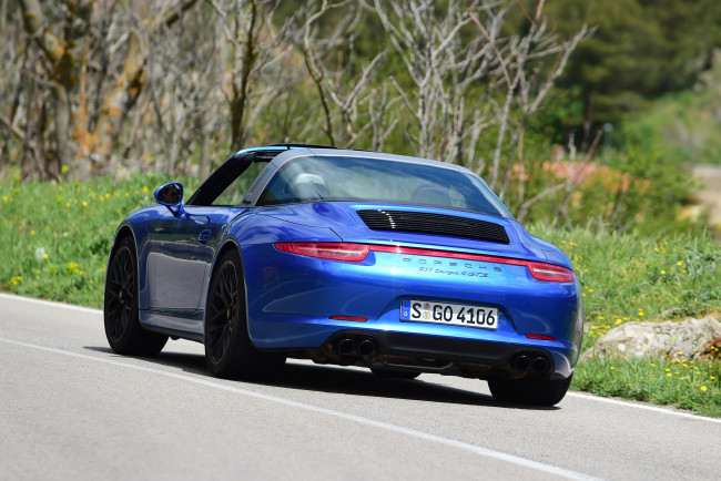 Обои картинки фото автомобили, porsche, 2014г, 991, uk-spec, coupe, 911, gts, carrera