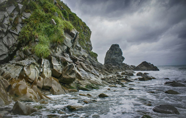 Обои картинки фото бухта лиственничная, природа, побережье, бухта, лиственничная, камчатка, россия, море, берег, скалы