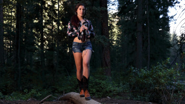 Картинка девушки elena+generi лес сапоги шорты