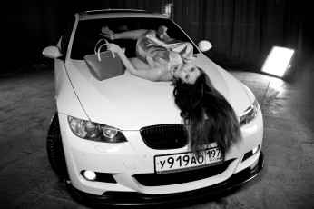 Картинка девушка+-+girl автомобили -авто+с+девушками девушка женщина брюнетка темноволосая сексуальная модель звезда позирует разная обувь верхняя стильная одежда нижнее эротическое бельё трусы лифчик колготки чулки аксессуары макияж и множество элементов на фотографии