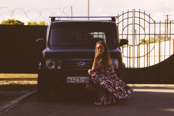 Картинка девушка+-+girl автомобили -авто+с+девушками девушка женщина шатенка темноволосая сексуальная модель звезда позирует разная обувь верхняя стильная одежда нижнее эротическое бельё трусы лифчик колготки чулки аксессуары макияж и множество элементов на фотографии