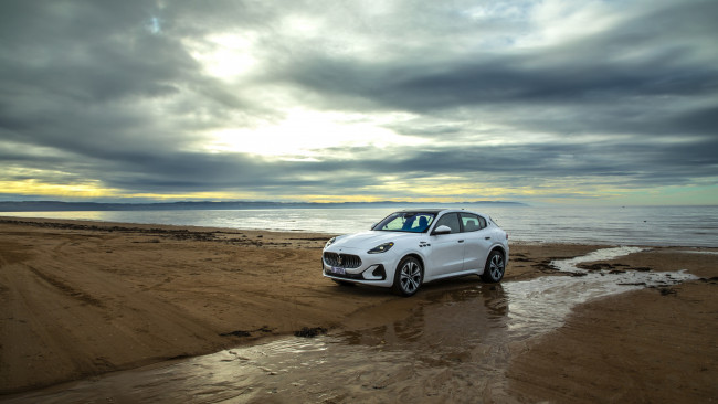 Обои картинки фото 2023 maserati grecale trofeo , m182, автомобили, maserati, grecale, trofeo, белый, мазерати, шанхайский, автосалон, 2023, года